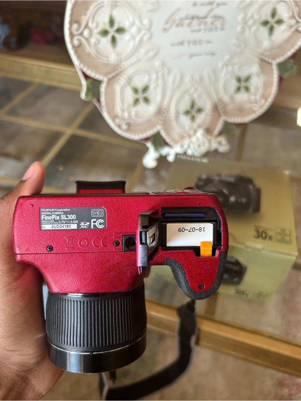 Rare Red Fujifilm FinePix SL300 14 Mega Pixel 30x Zoom Digital Camera w Sd card